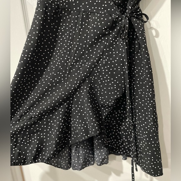 Floral Wrap dress - Picture 4 of 7